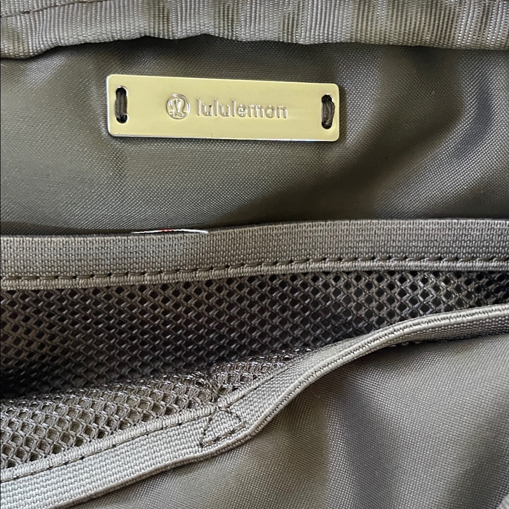 Women’s Lululemon Camouflage Belt Bag - Picture 3 of 5